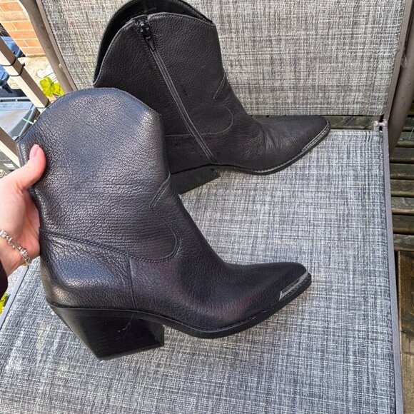 Dolce Vita Valory Black Leather Western Ankle Boots Size 9 - Picture 6 of 13